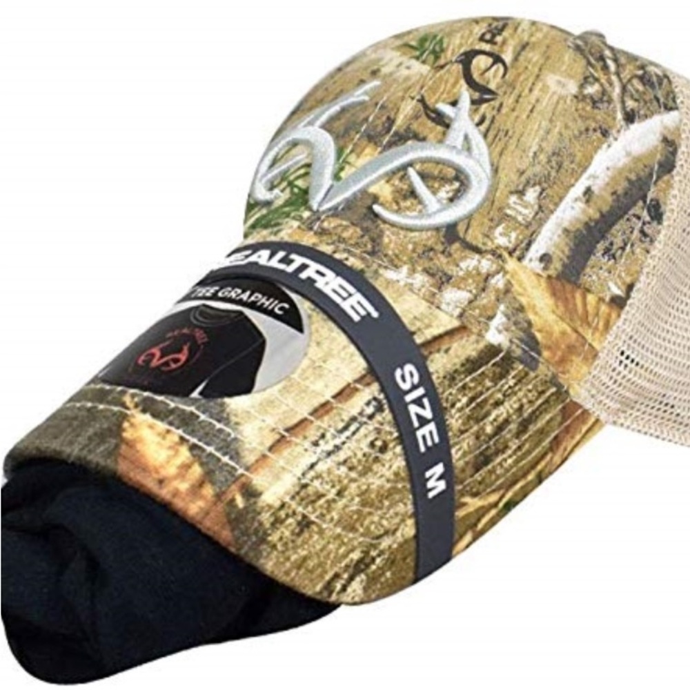 NEW Realtree Men’s Black Tee with Matching Camouflage Hat - Picture 9 of 9